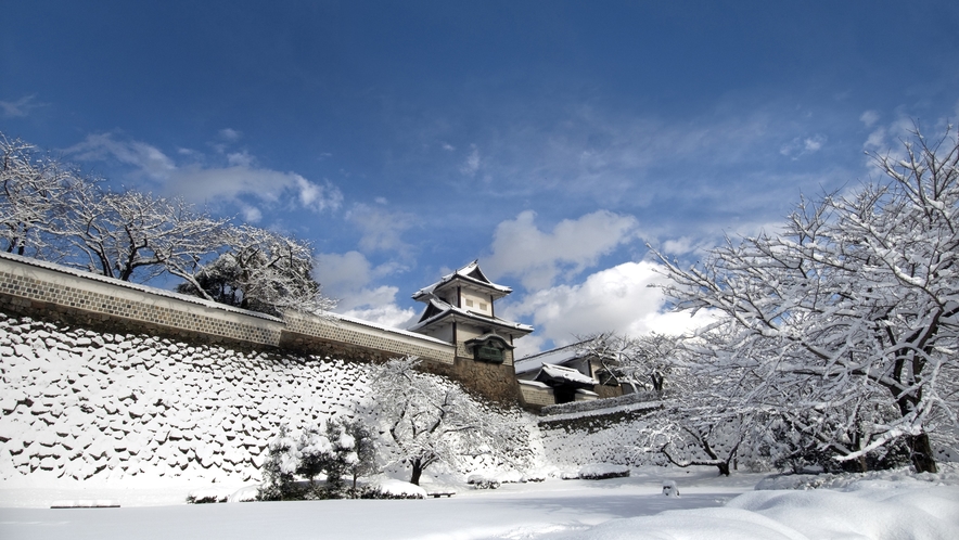 冬の石川門