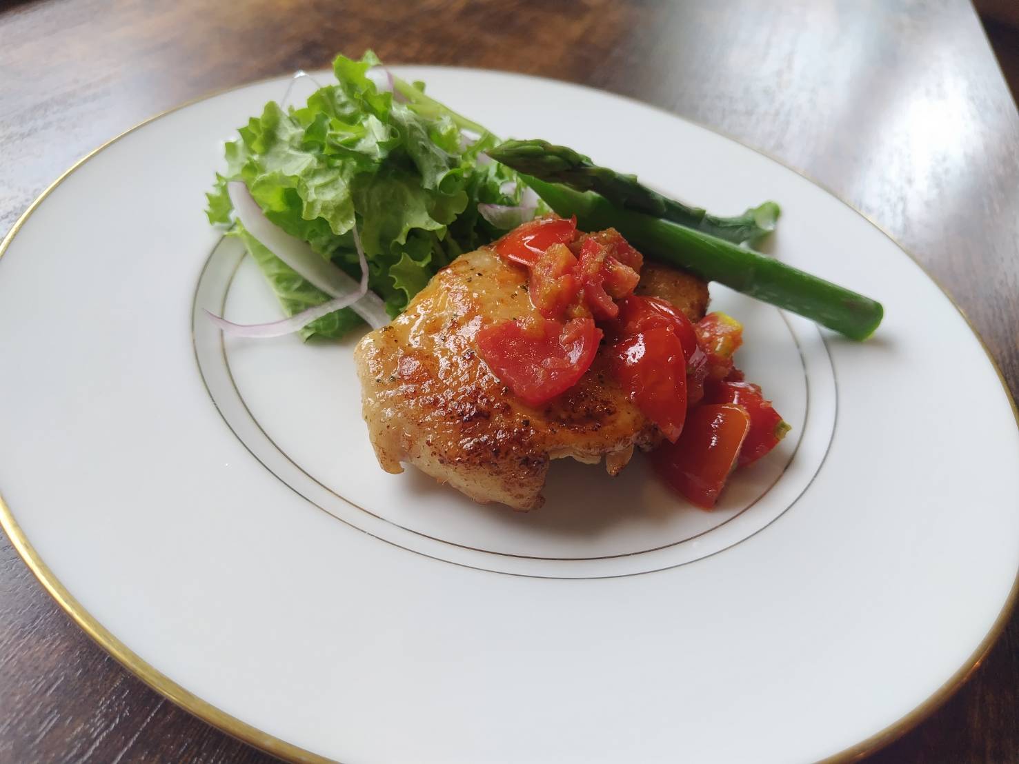 メインのチキンソテー