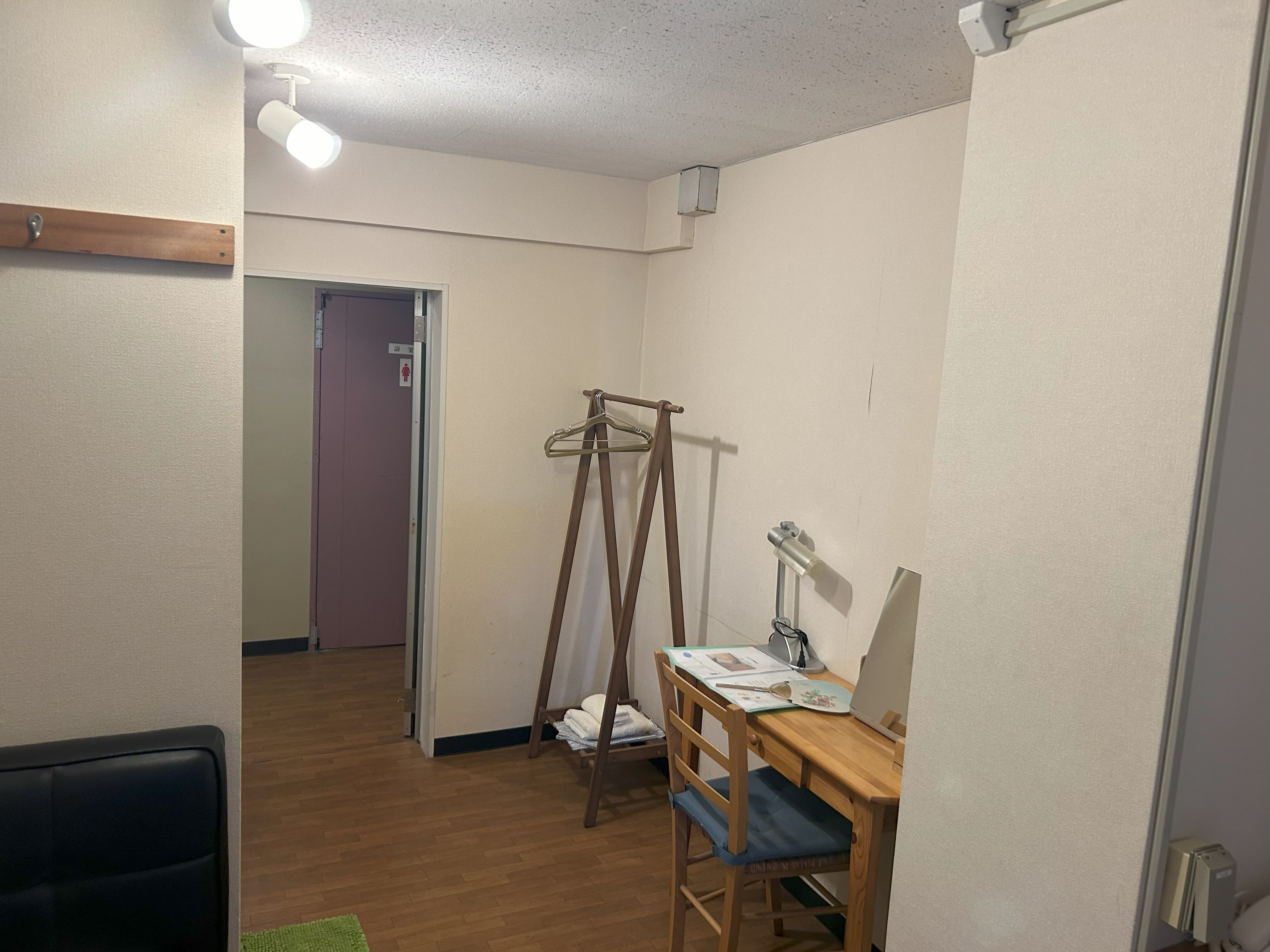 禁煙シングル客室入口側