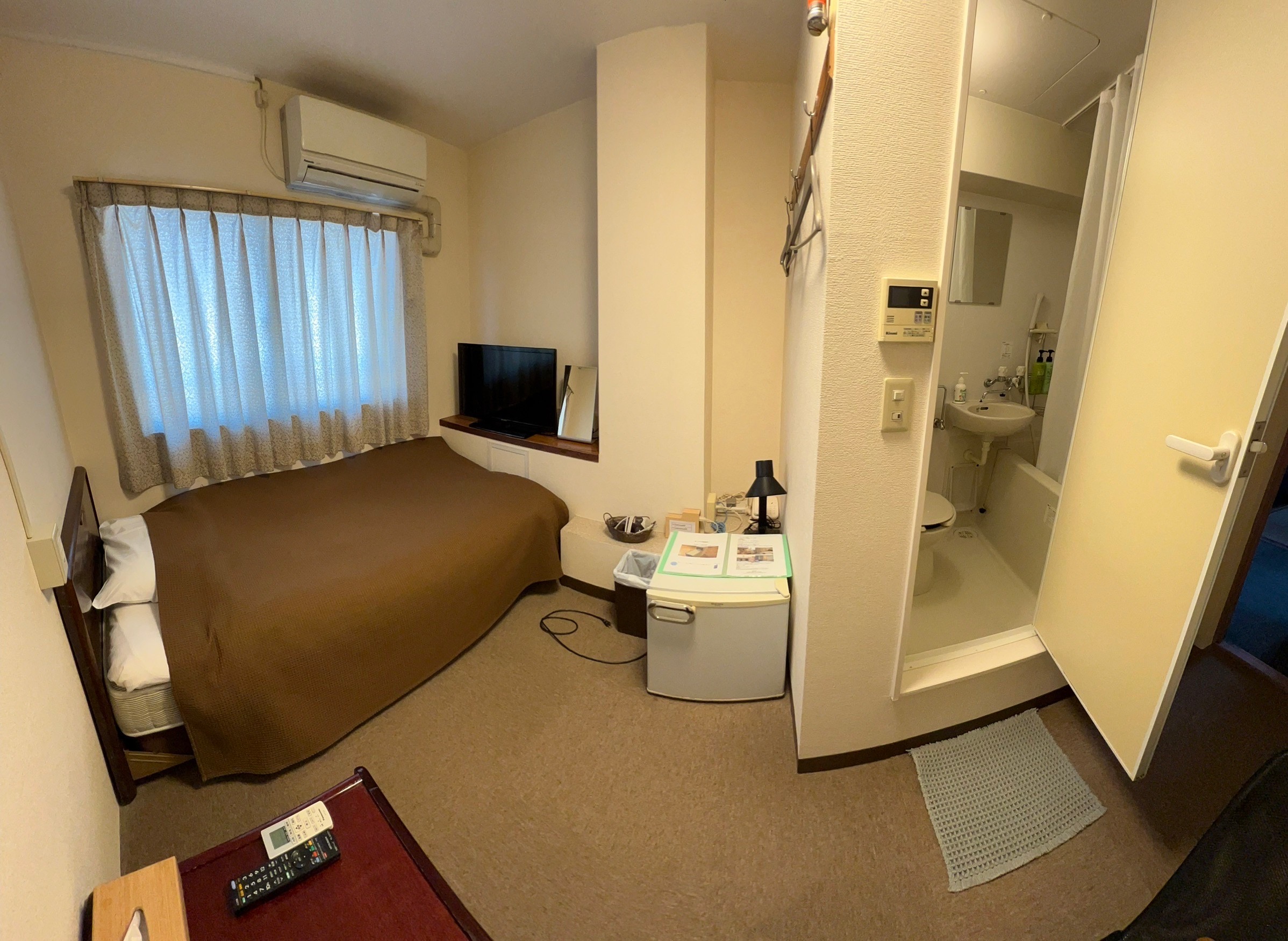 洋室・バストイレ付