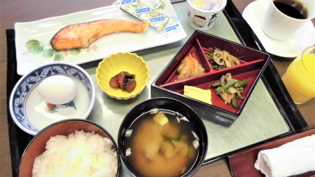 【一泊朝食付】朝はしっかりお魚付きの和朝食付き◆朝は和食派の方へオススメ