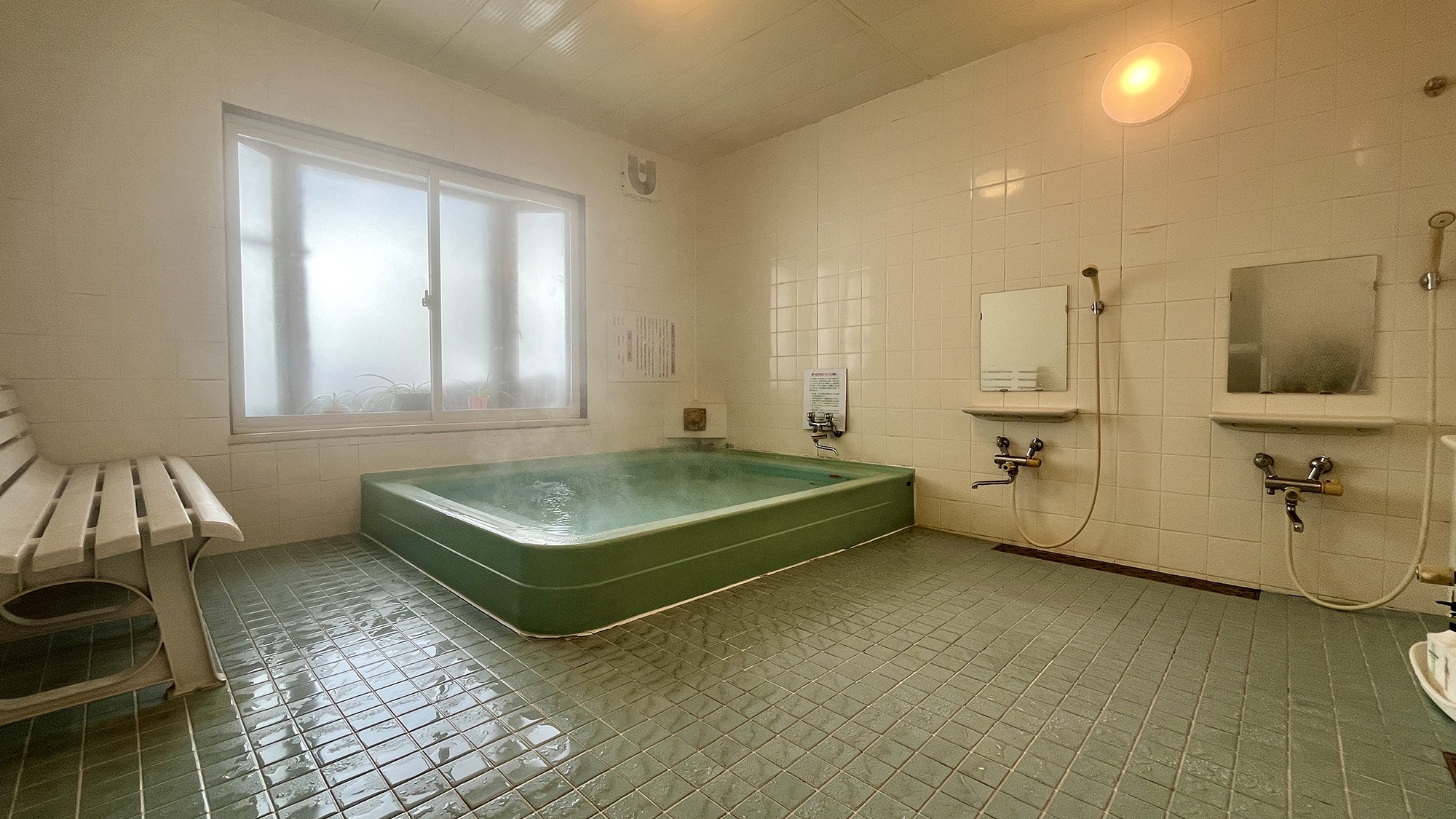 【お風呂】天然鉱石で温まります