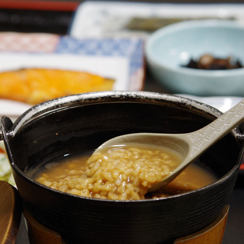 【食でめぐる奈良】【茶粥朝食】素朴な味が人気！卓上で炊く奈良名物の茶粥をお楽しみください♪