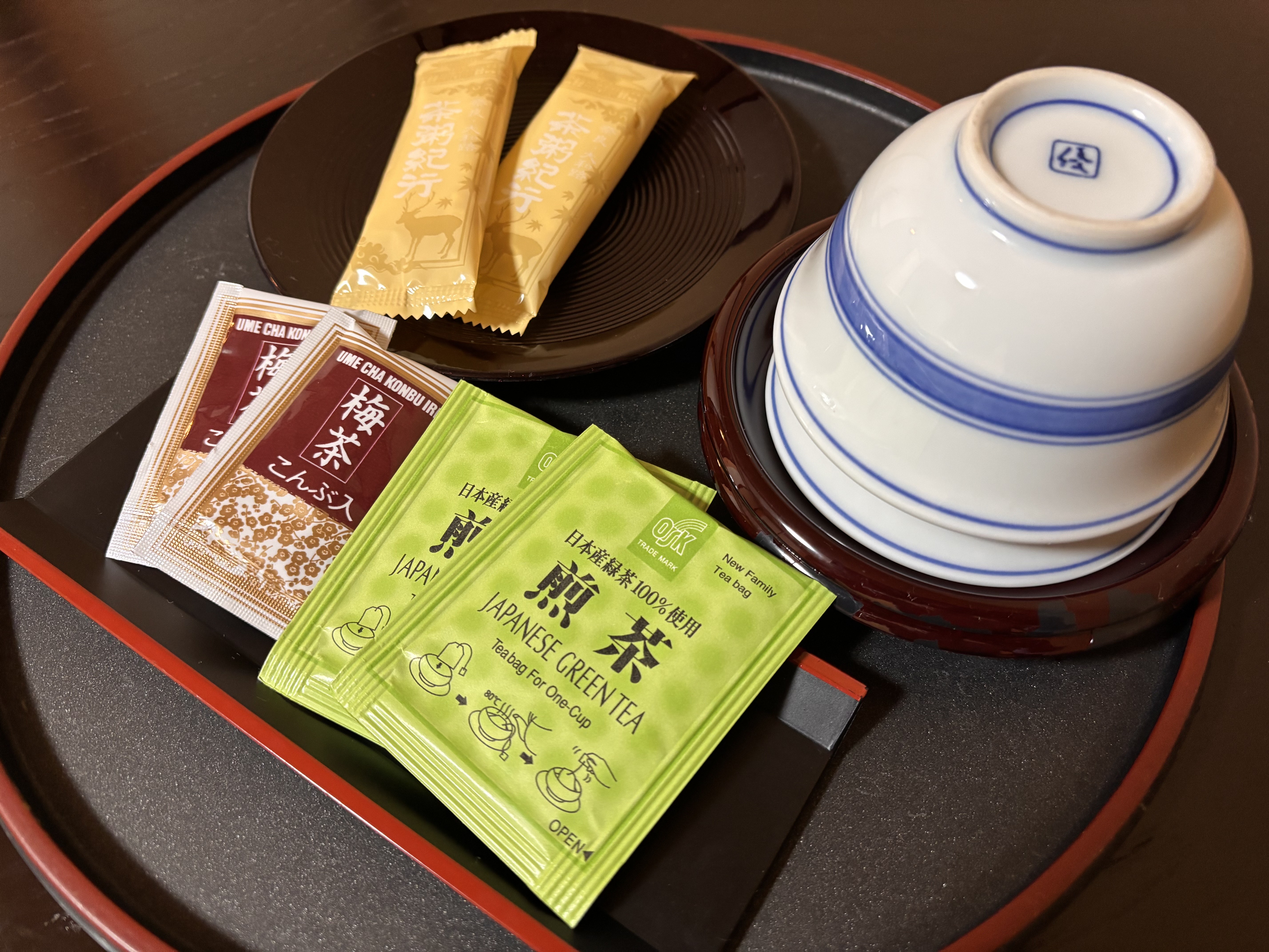 ▼【和室一例】ご到着の後はほっとひといき。あたたかいお茶でしばしの休息を。