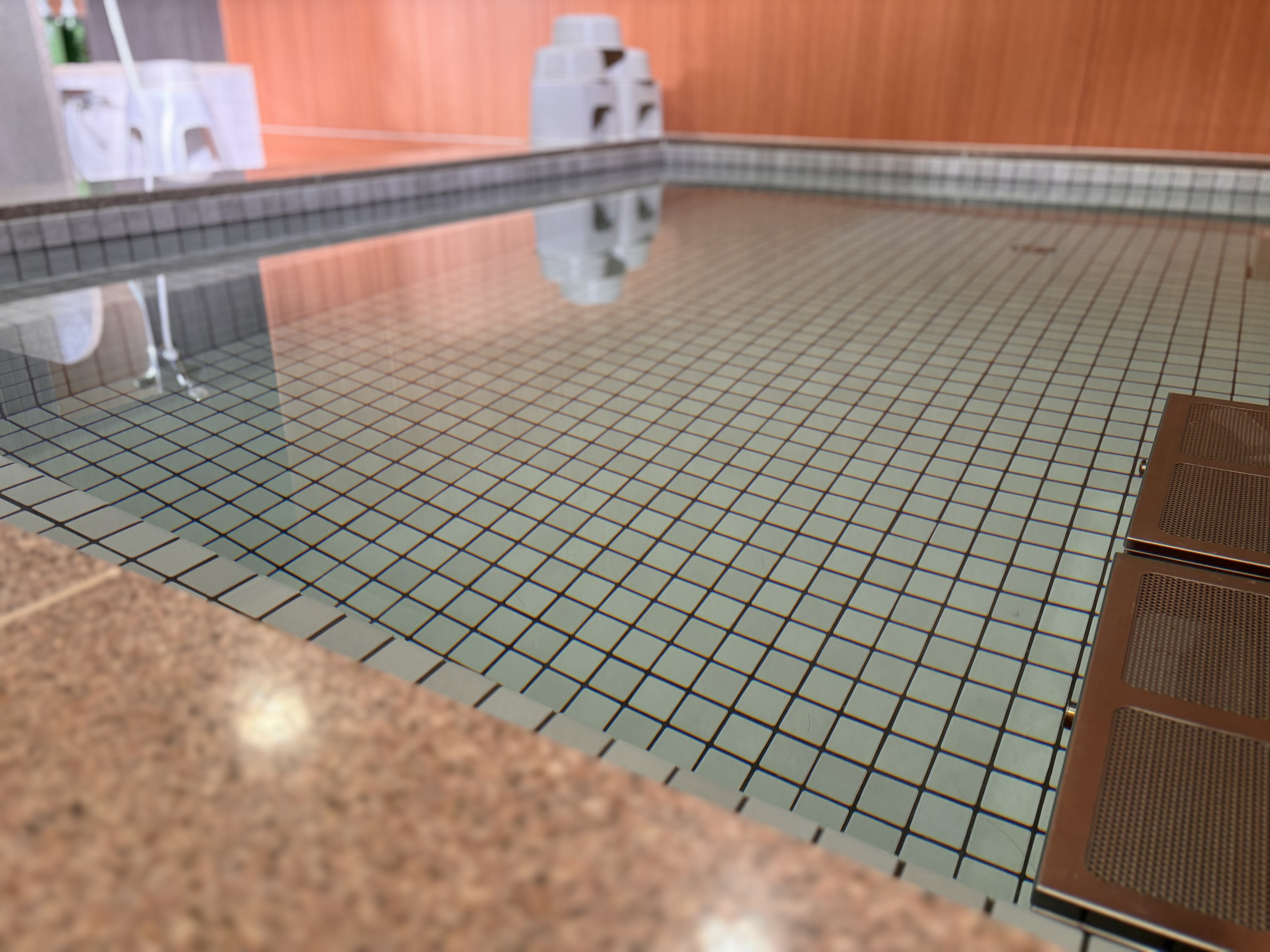 【2F大浴場】　光明石鉱石天然温泉