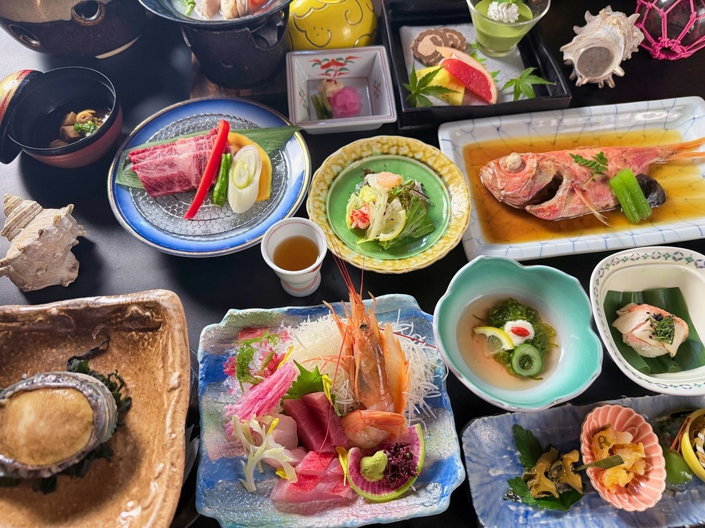 【オールインクルーシブ】〜潮騒会席〜鮑の踊り焼き＋国産牛石焼き｜飲み放題付【2食付】