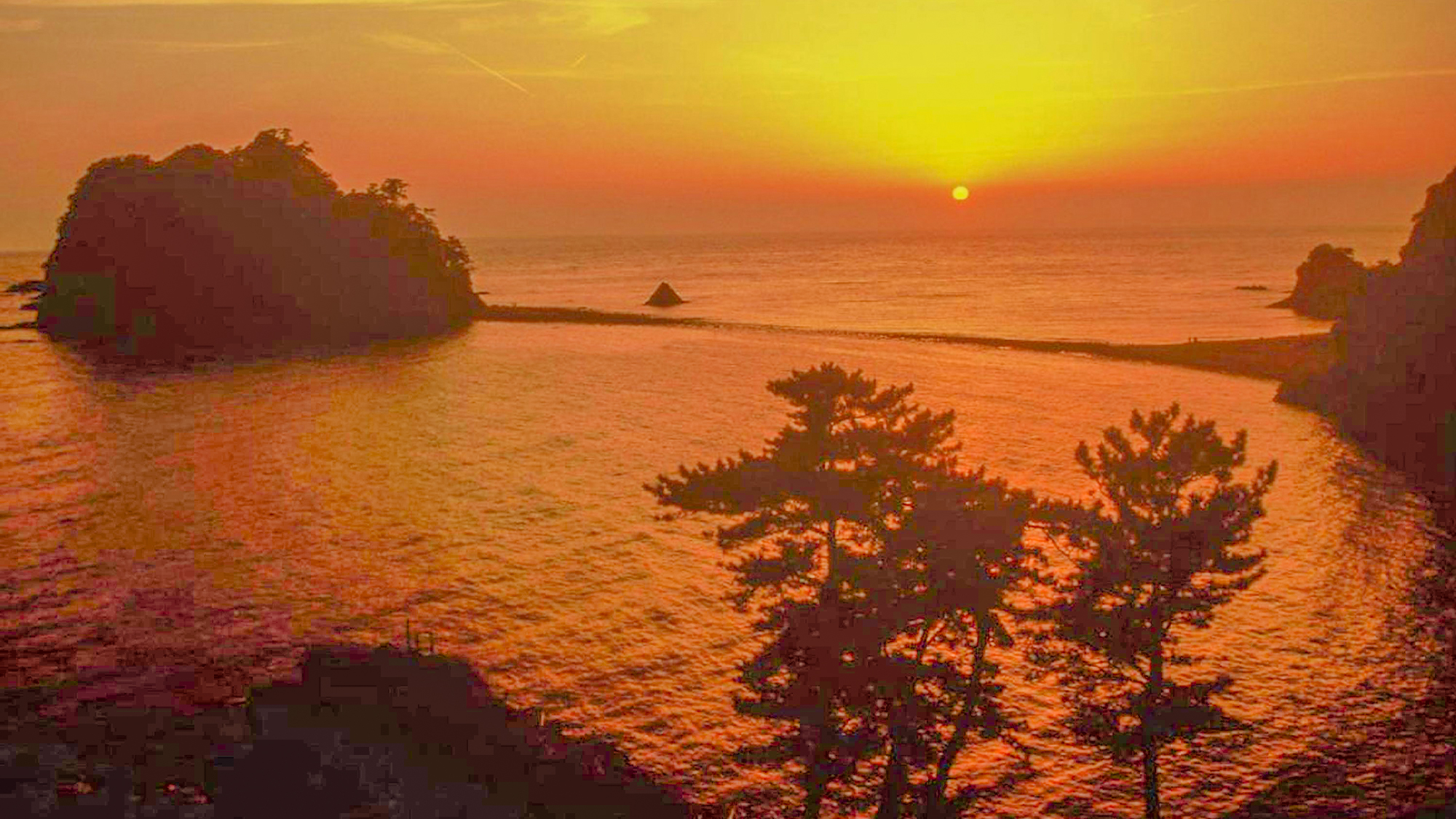 ■最高のサプライズ「西伊豆の夕陽」。その時その場所でしか見ることのできない感動を味わう。 