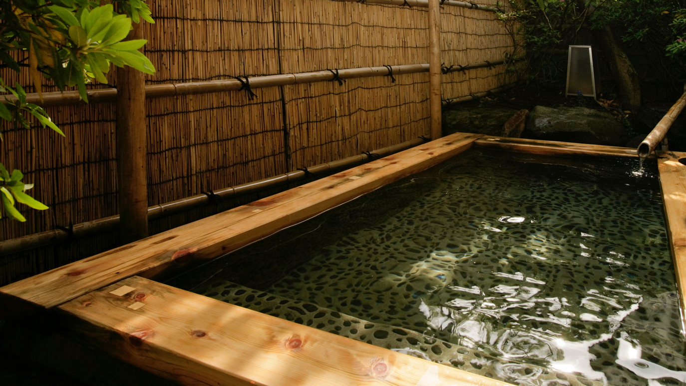 本館　瑠璃の湯