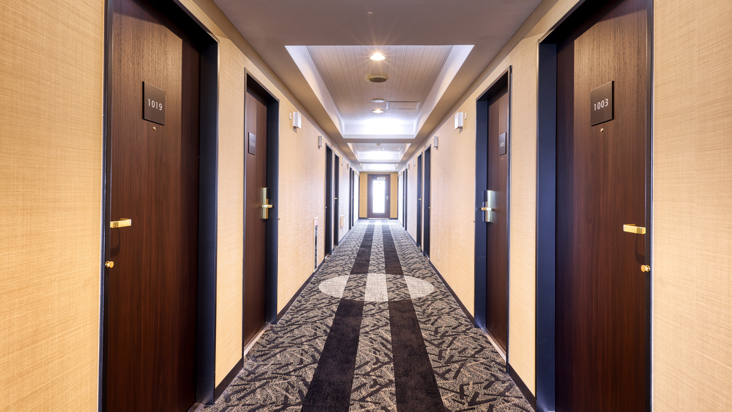 客室フロア廊下