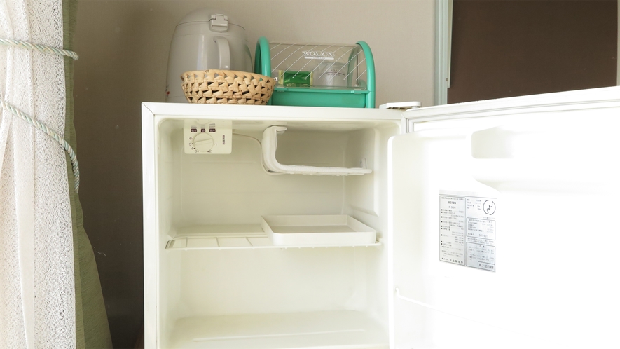 *≪冷蔵庫　一例≫各お部屋には、空の冷蔵庫をご用意しております。