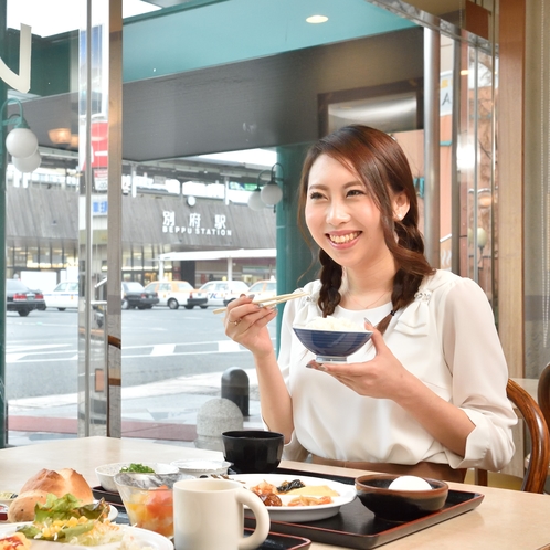 朝食風景