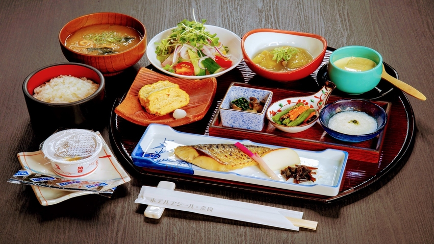丁寧に調理する出汁巻きや、奈良県産の食材を用いた和朝食膳で、癒しのお時間をお過ごしください。