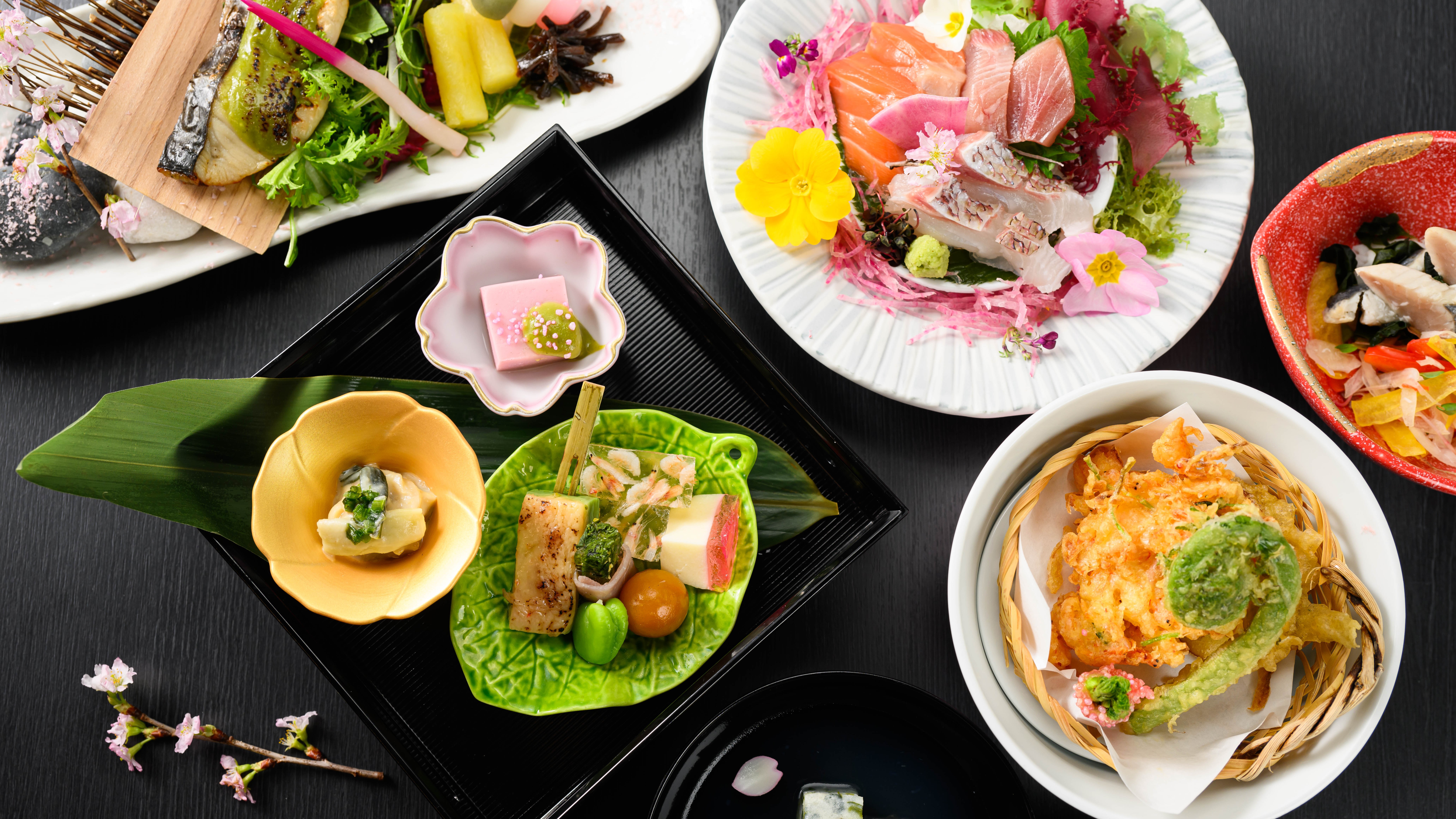 奈良の旬菜を取り入れた日本料理で寛ぎの夕食時間をお過ごしください。