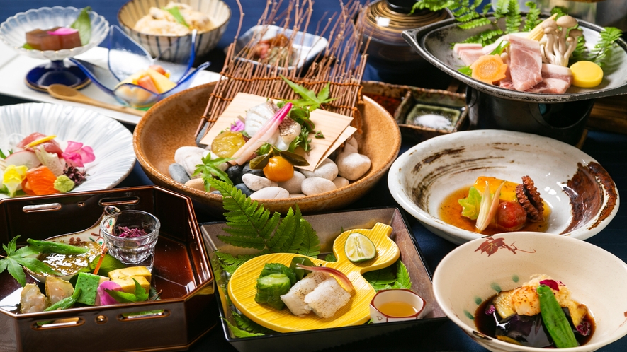 【かがりやのスタンダード会席：夏】お茄子にお素麺など、奈良の夏を食事からお楽しみください。