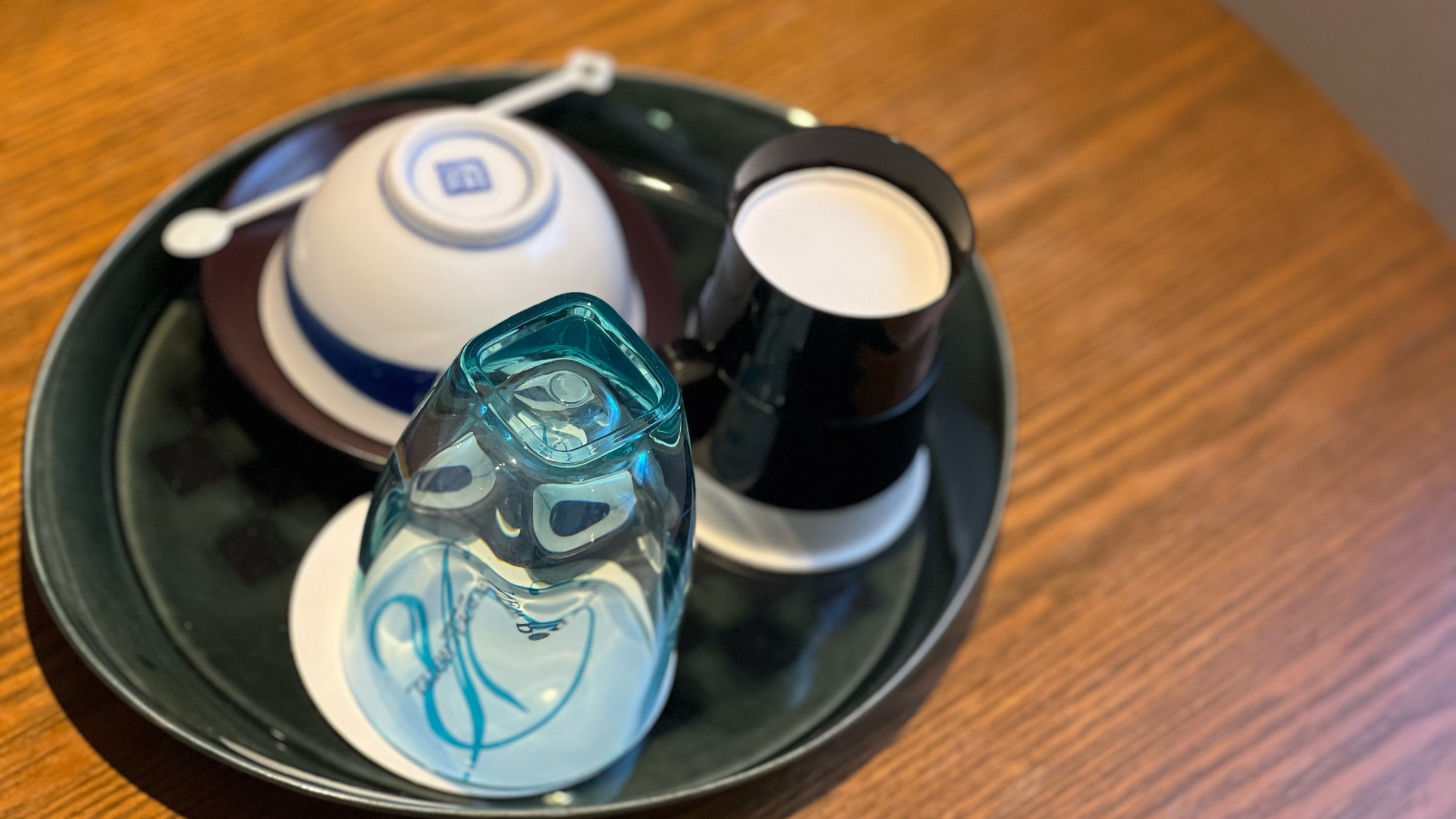 アメニティ一例（湯のみなどはお部屋にご準備しております）