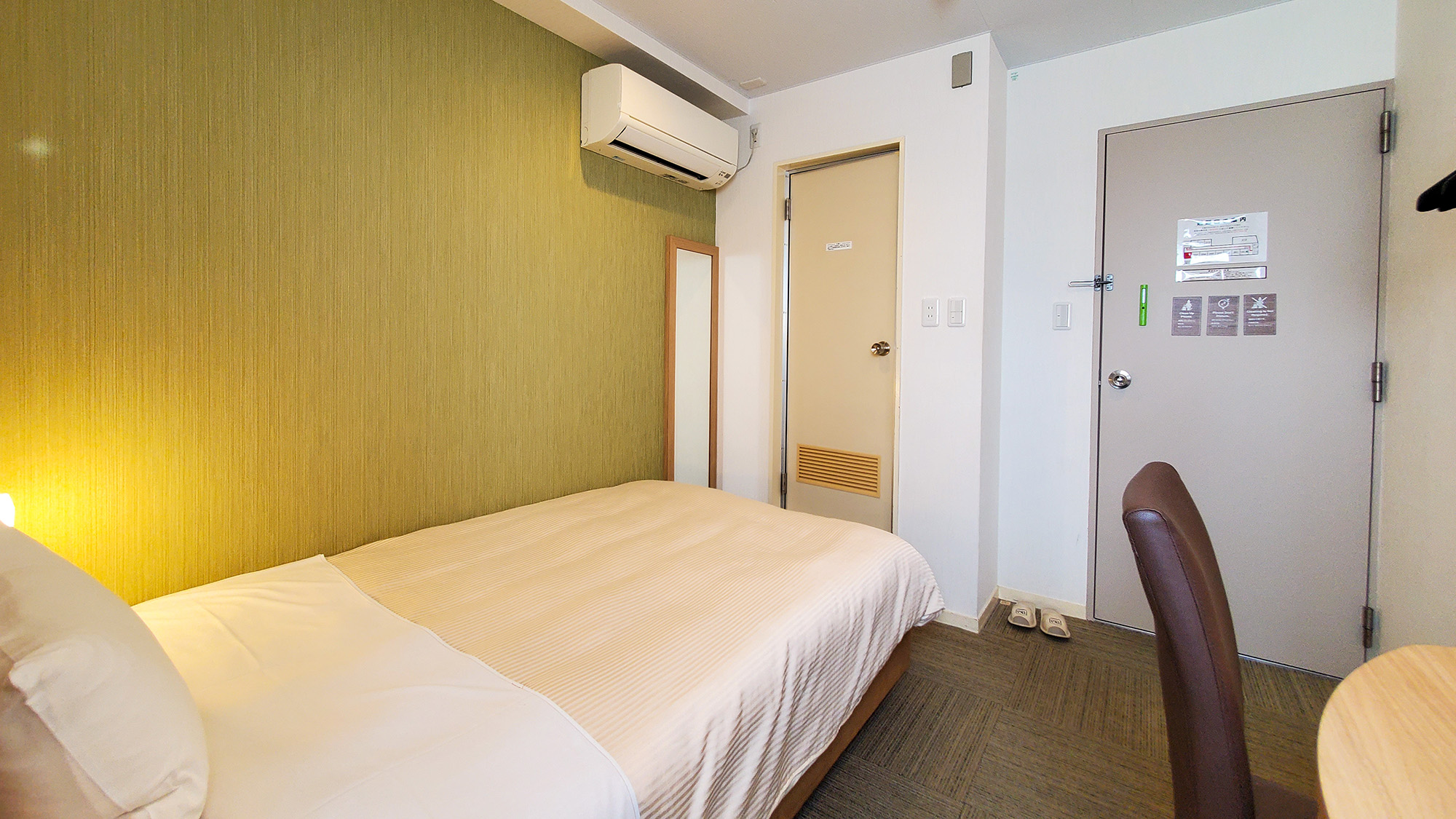 #シングル　全室Wi-Fi完備。必要な設備が揃った客室でリラックスしてお過ごしください。