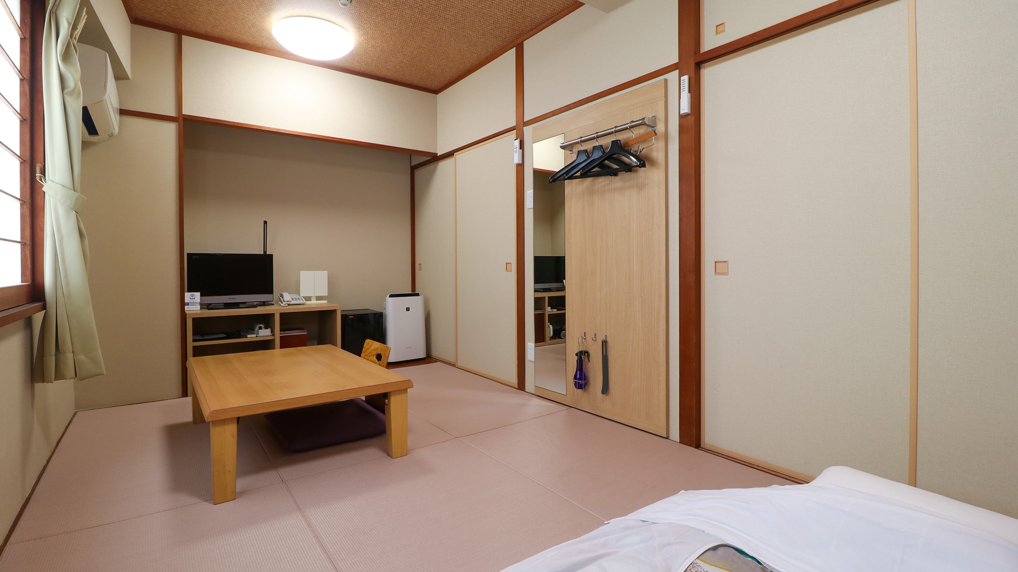 #和室　1人だけの時間を満喫したい方へ。誰にも邪魔されない落ち着いた空間で心身ともにリラックス。