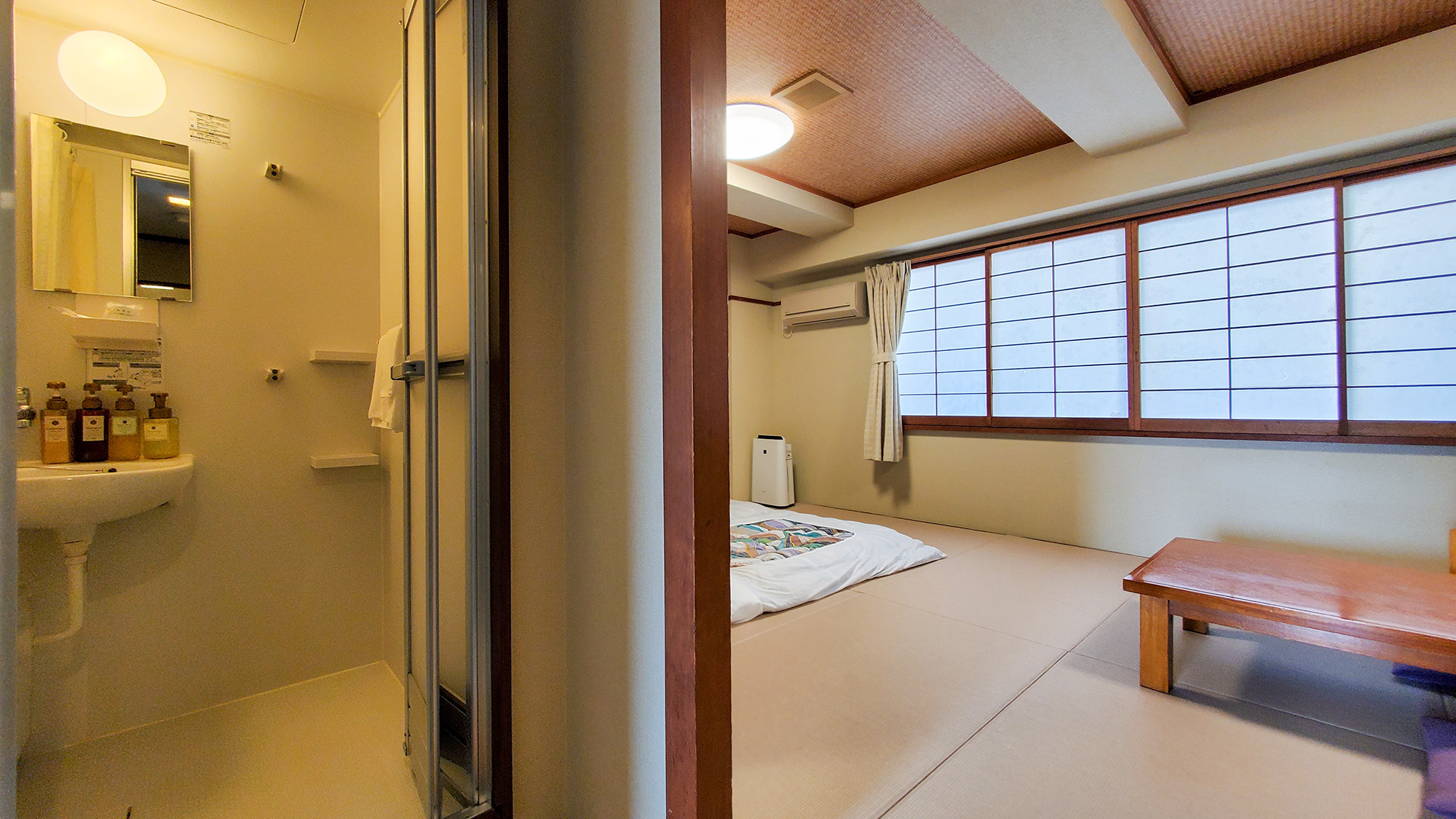 #14畳和室　お子様連れでも安心の広々としたバスルーム。