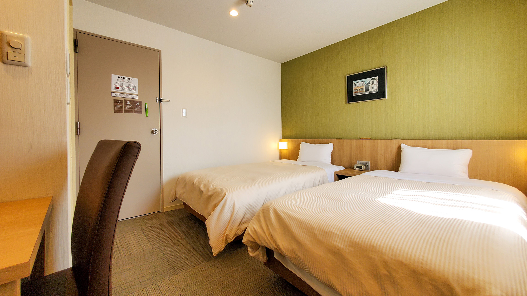 #ツイン　ゆとりのある空間設計で大きな荷物があっても窮屈に感じさせません。