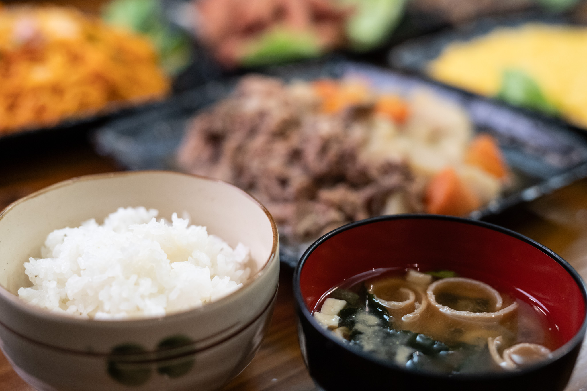 無料朝食一例（ご飯と味噌汁）