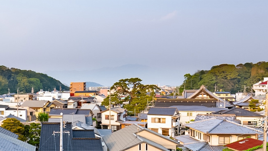 ・周辺の様子　ホテルは藤の花で有名な藤枝市の中心にあります