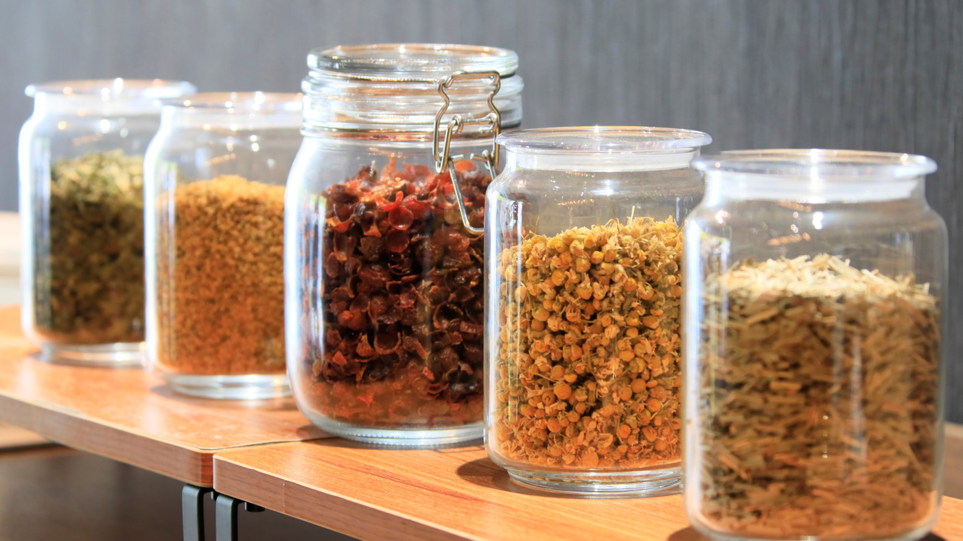 【サービス】1階ラウンジでは選べるハーブティーをご用意