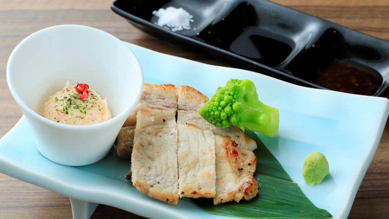 【スタンダード会席】メインの宮城県産豚ロースの鉄板焼き