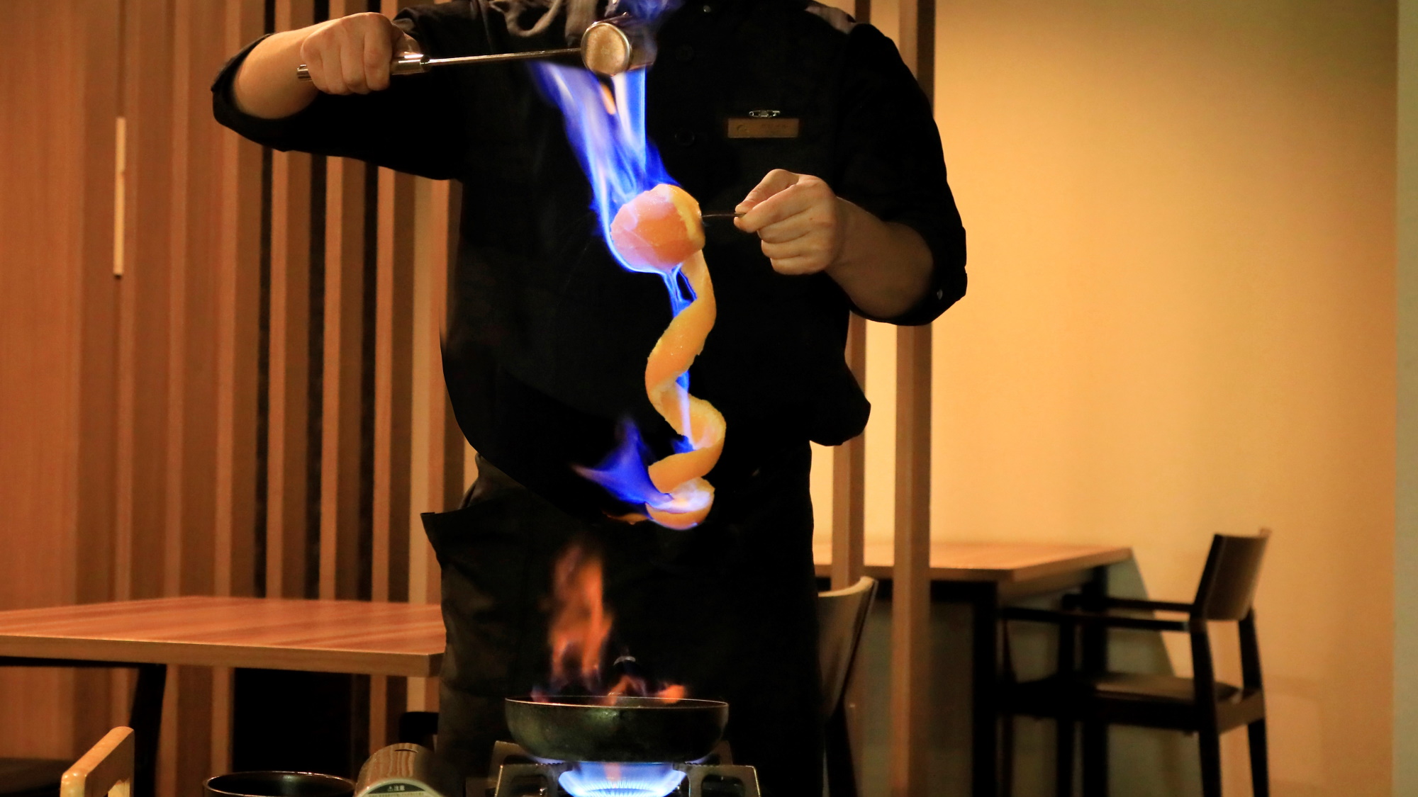 【極会席】クレープシュゼットは目の前で仕上げます