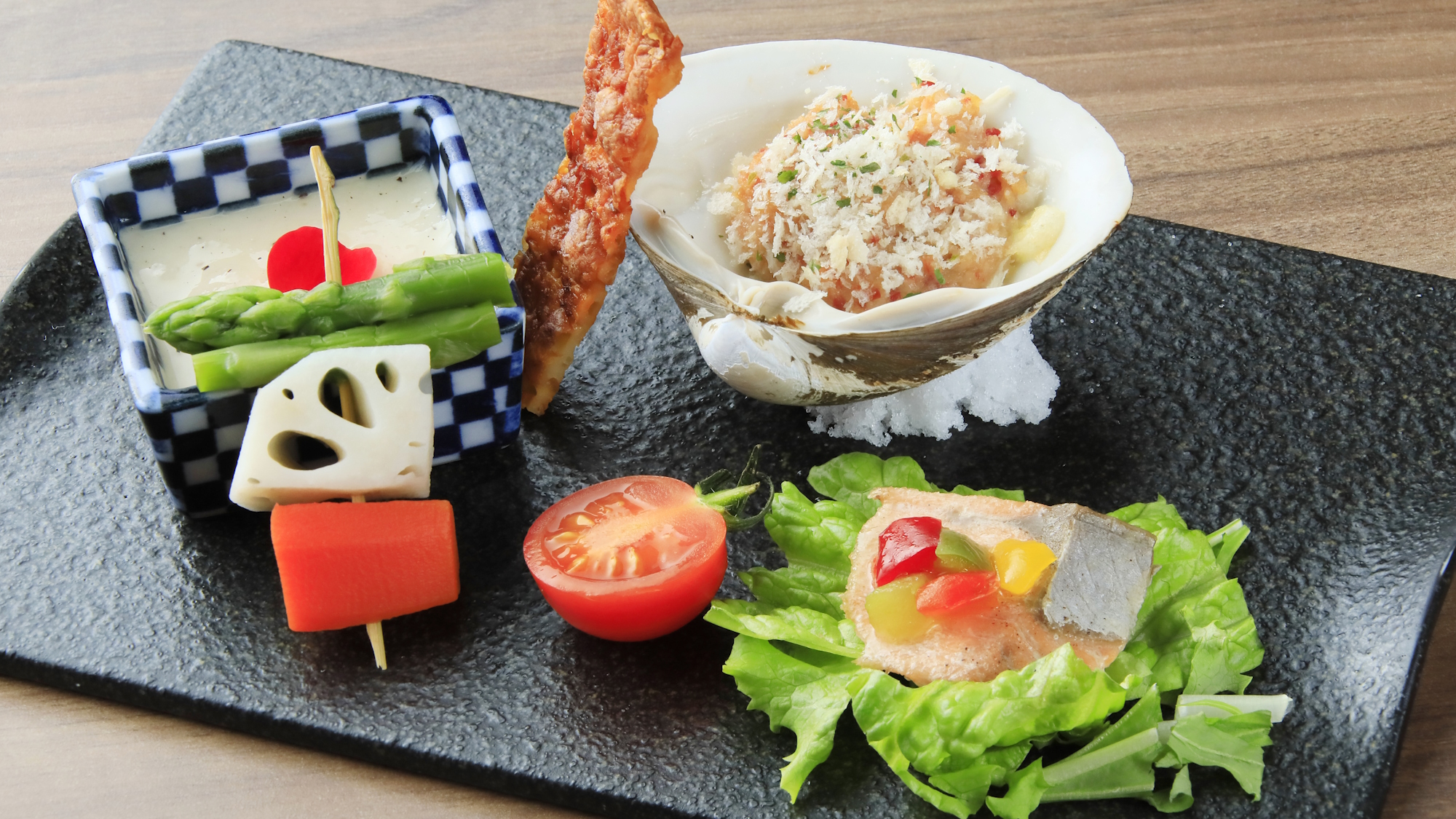 【夕食】食事の始まりを彩る前菜