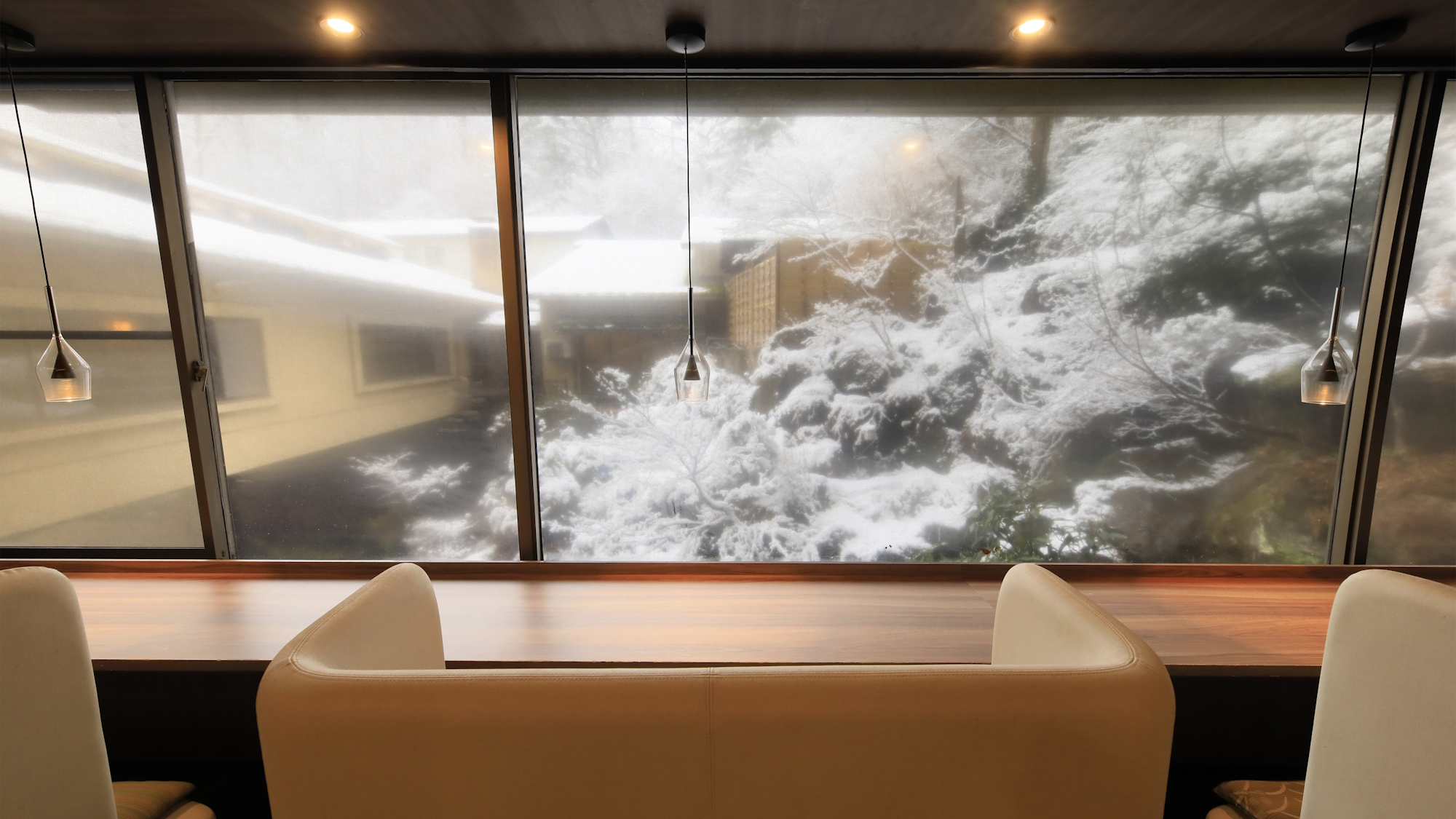 【レストラン】冬だけの雪景色を眺めて