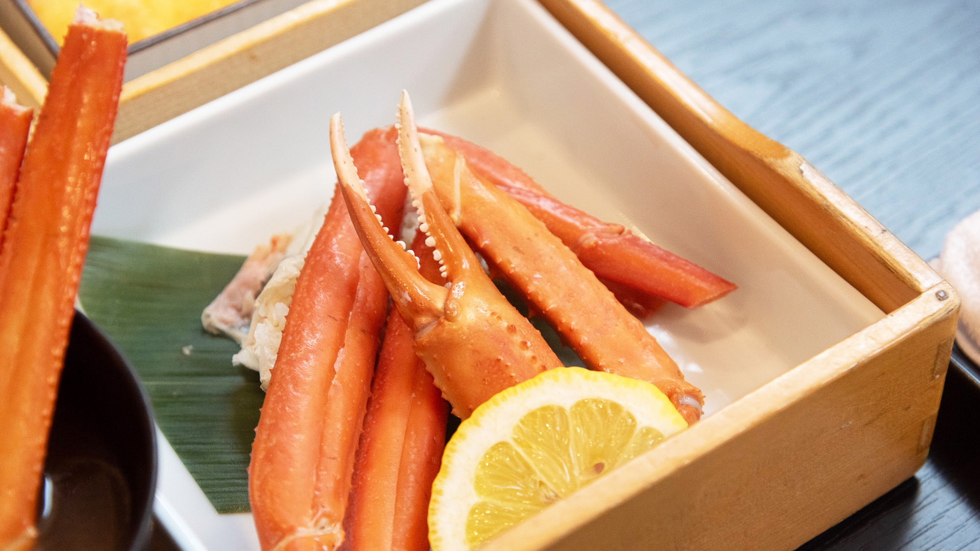 【2食付】 秋の味覚と温泉♪夕食は地元ブランド蟹「天喜紅蟹（てんぎのべにかに）」朝食は和洋バイキング