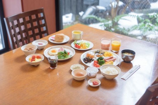 ＜8/8〜14限定＞【朝食付】夏の彩り朝食バイキング＆温泉堪能♪〜夕食は館内レストランで別料金にて