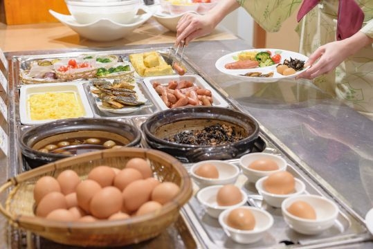 ＜8/8〜14限定＞【朝食付】夏の彩り朝食バイキング＆温泉堪能♪〜夕食は館内レストランで別料金にて