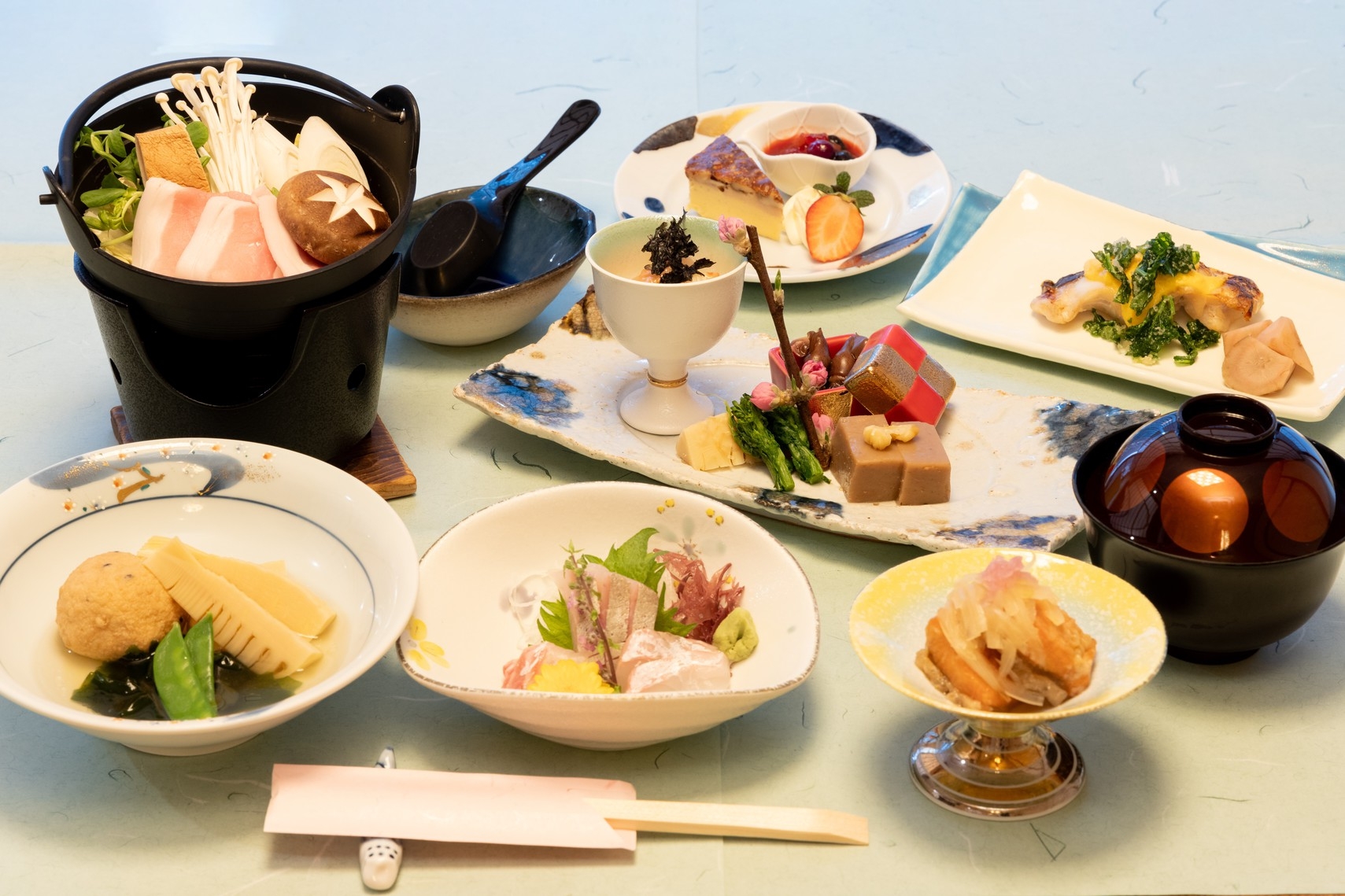 【2食付】湯ったり春・初夏を満喫♪夕食は少し贅沢なコース料理「潮彩(しおさい)」