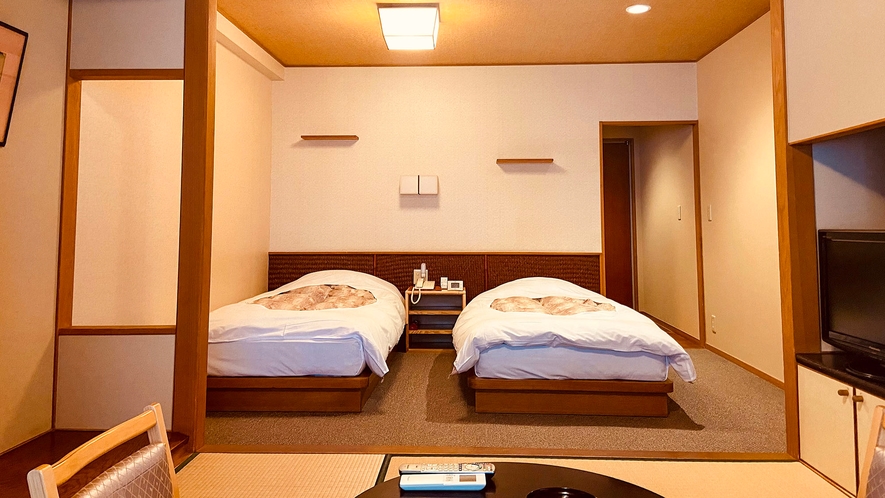 ・【和洋室Ａ】ツインベッド＋お茶の間スペース（4.5畳）2室バリアフリーのお部屋をご用意しております