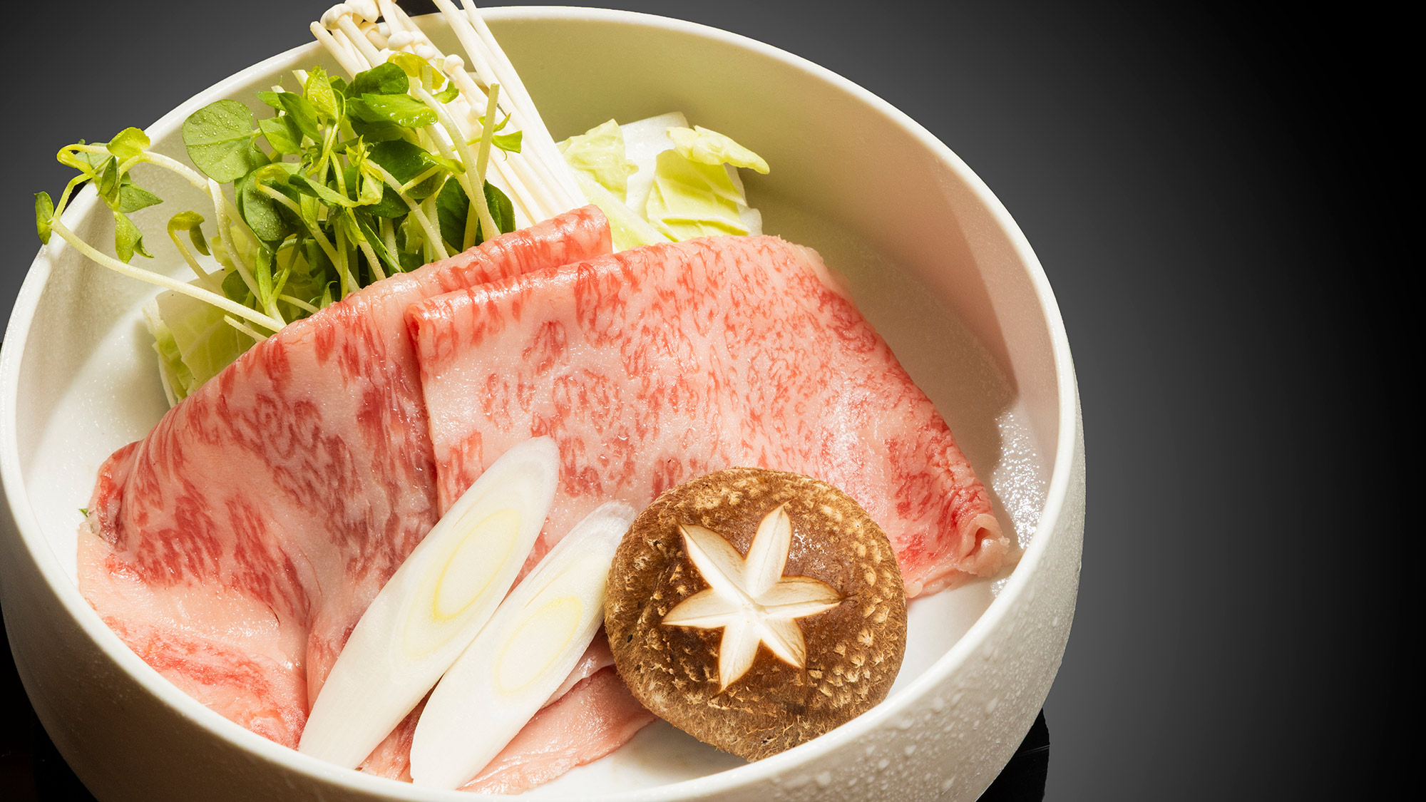 ・【潮彩】山形牛の旨味をすき焼きで味わう（9品目程の会席コース料理一例）