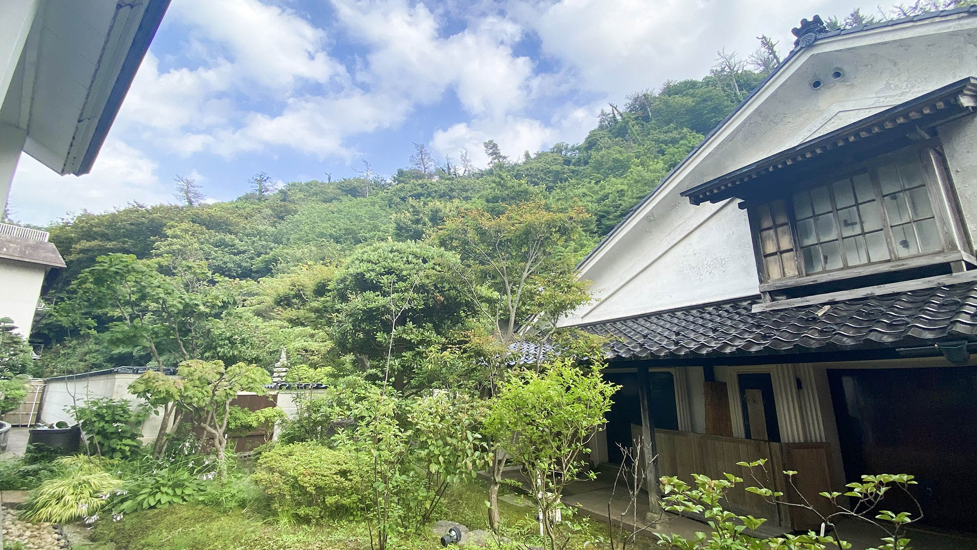 ・【前庭】自然に包まれて過ごせます