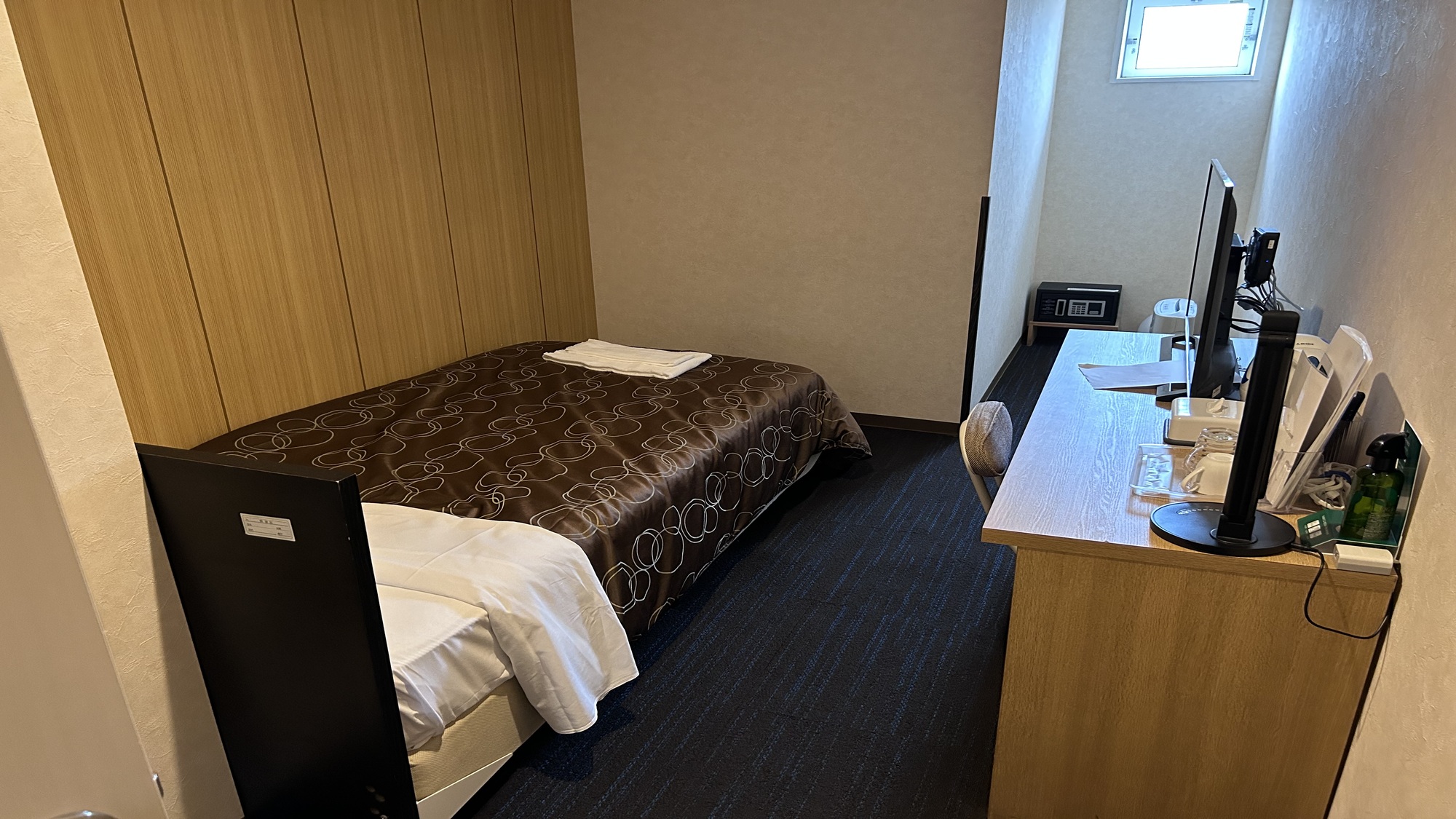 【客室】シンプルシングル【バストイレ共用】