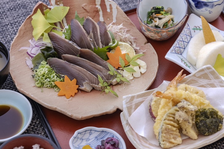 名物「カツオのタタキ」で高知を満喫！スタンダード現地決済プラン（夕食・朝食付き）