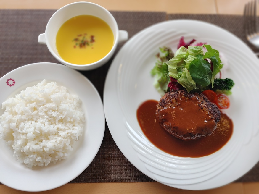 夕食はみんな大好きハンバーグ！スマート事前決済プラン（夕食・朝食付き）