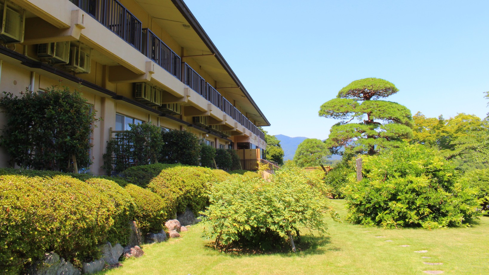 【旅館のお部屋でご昼食】和定食『岩ざくら御膳』＆ご入浴☆日帰り・ながとろ旅