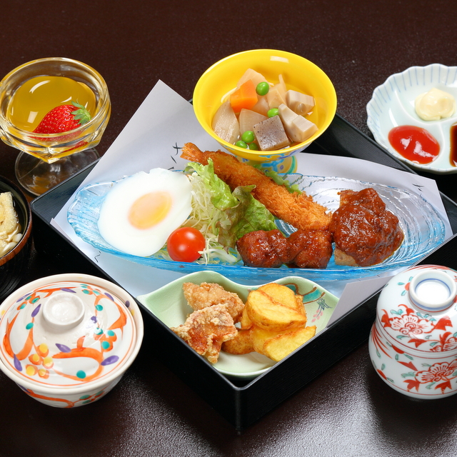 【夕食も朝食もお部屋食】1階12畳のお部屋でゆったり過ごせるから安心です