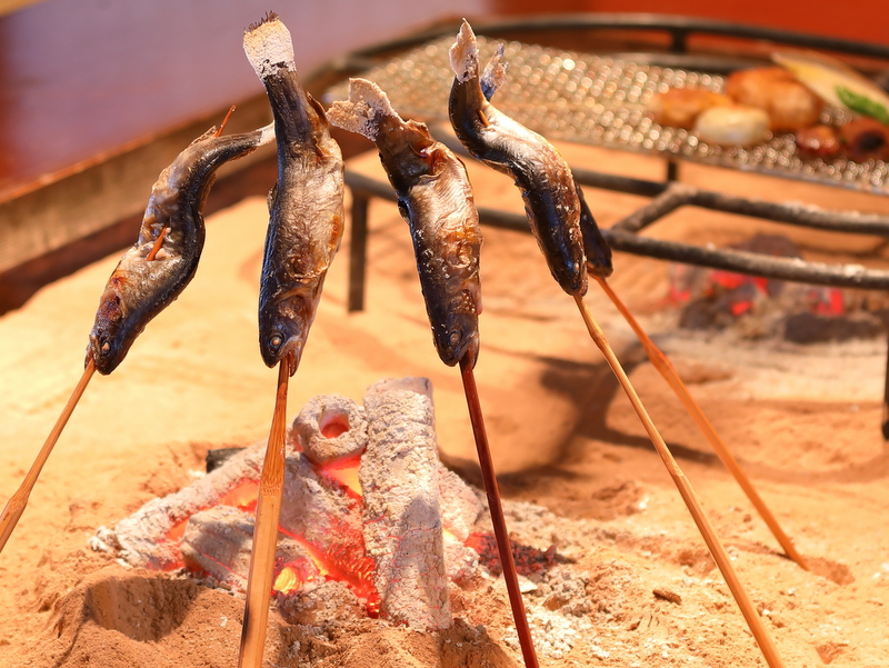 【個室食事処で夕食】『囲炉里庵・花水木』古民家の雰囲気が人気☆季節の会席を個室で堪能