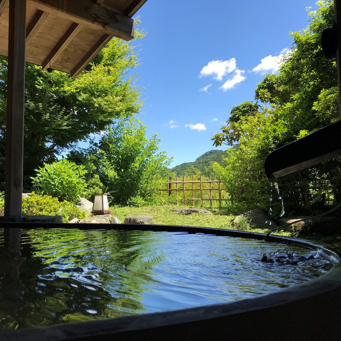 【素泊】お食事なし☆22時までチェックインＯＫ！お部屋からは長瀞渓谷・岩畳の絶景