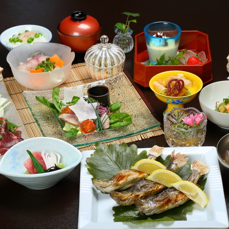 【1泊夕食】夕食あり・朝食なし☆お部屋からは長瀞渓谷の絶景　翌朝アクティブ or のんびり派の方向け