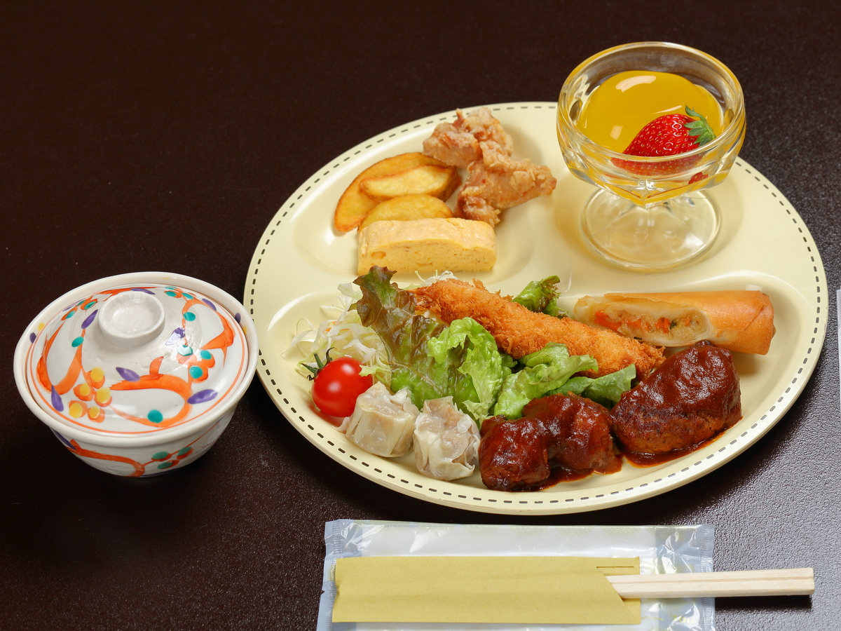 お子様ランチは日帰り昼食のほか、別注追加料理としてもお召し上がりになれます。