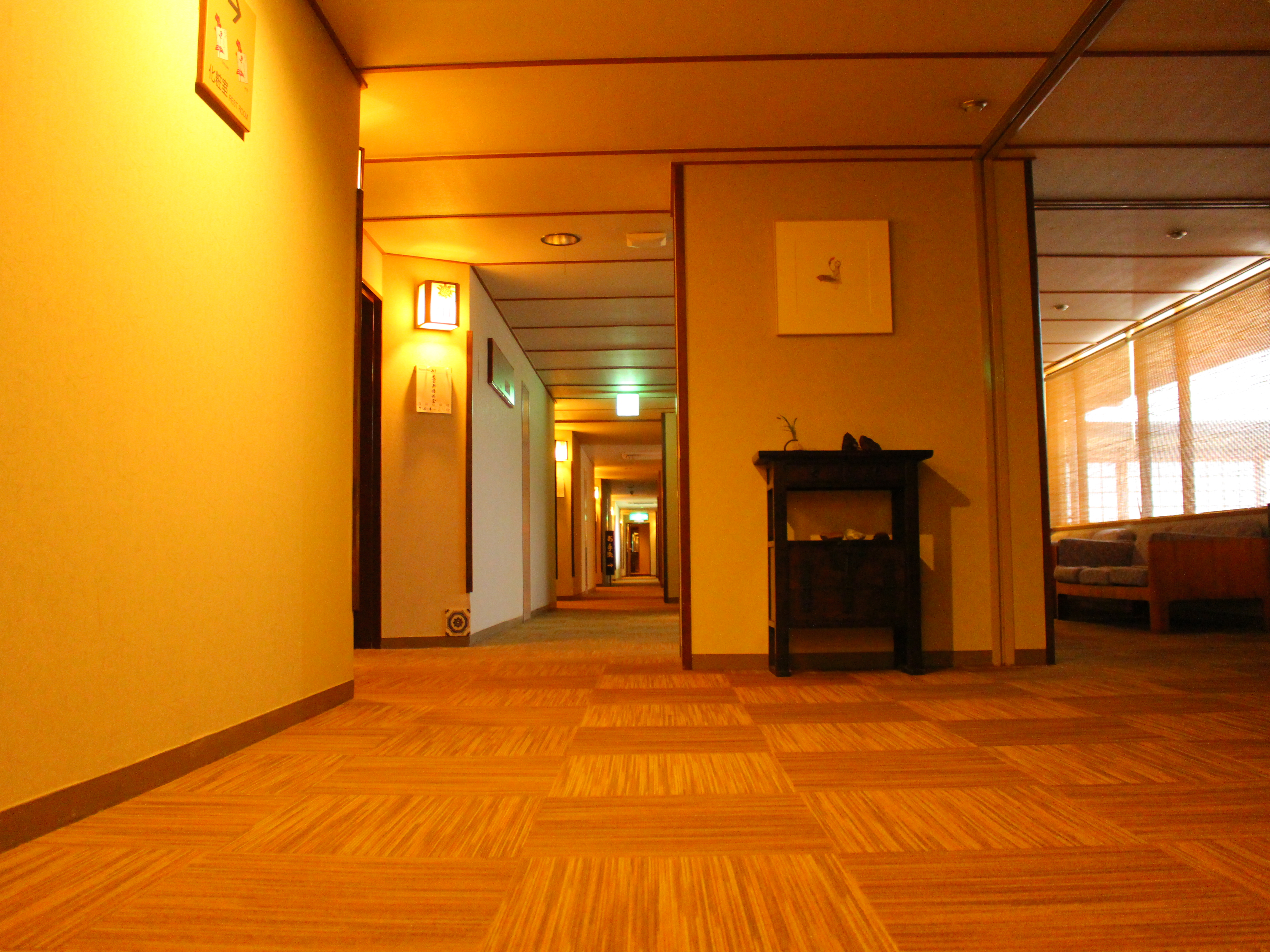 2F10畳和室の廊下