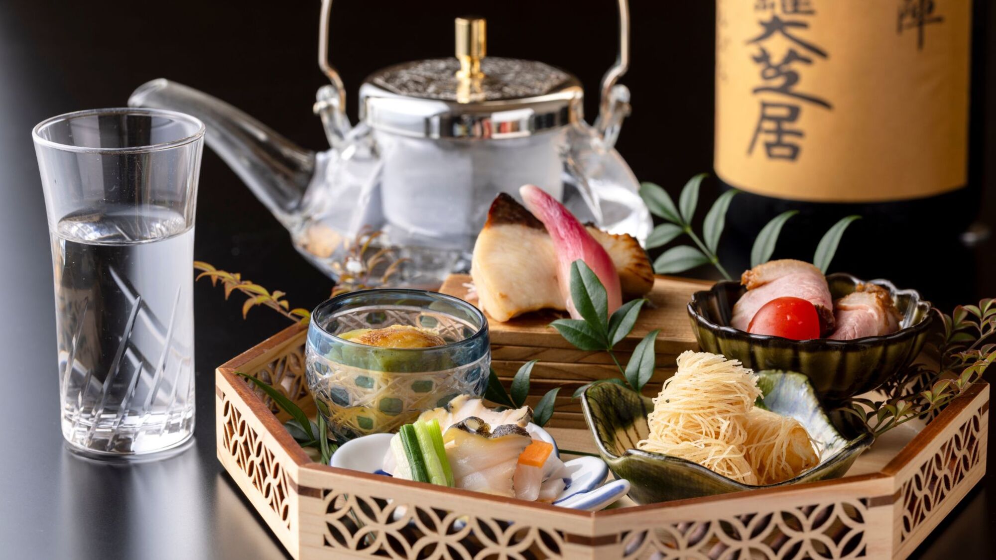 落ち着いたお部屋と心を込めたおもてなしで、特別な時間をお過ごしください。