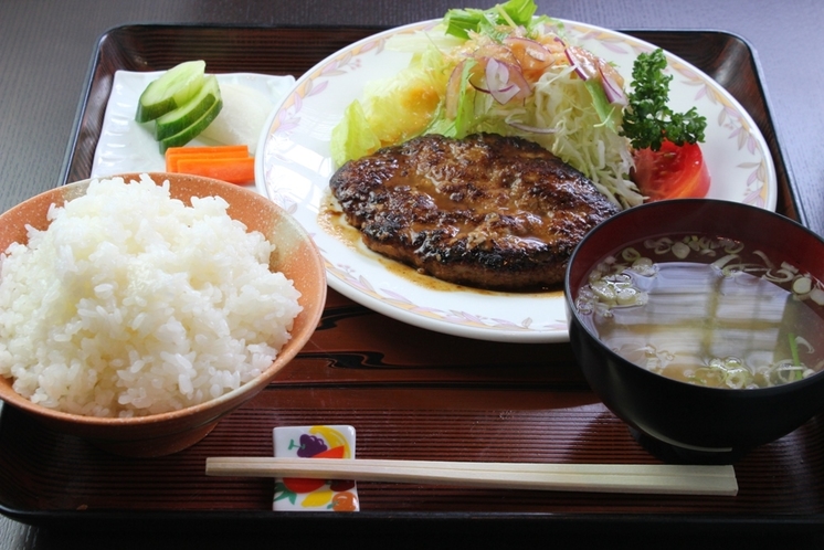 ハンバーグ定食