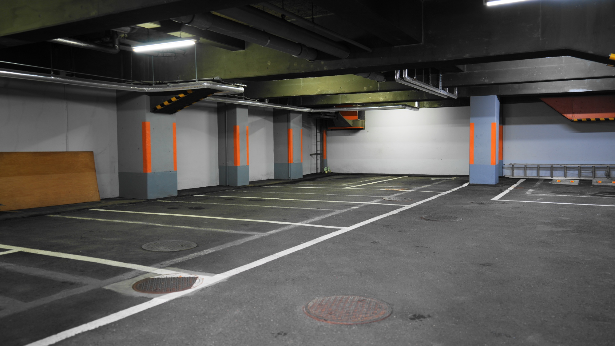 【駐車場】ホテル地下駐車場